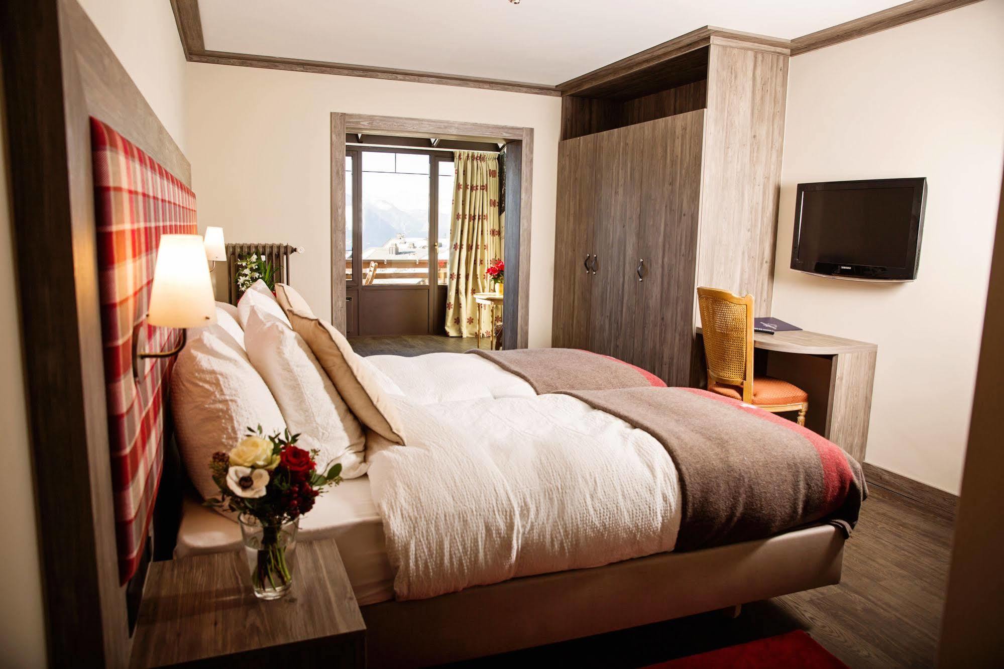 Hotel Bristol וורבייה מראה חיצוני תמונה